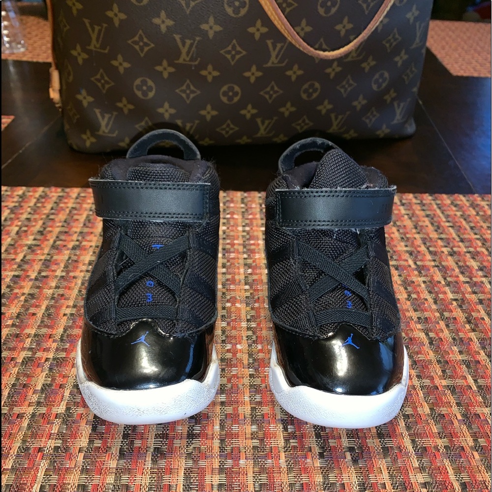 Boys Jordan's